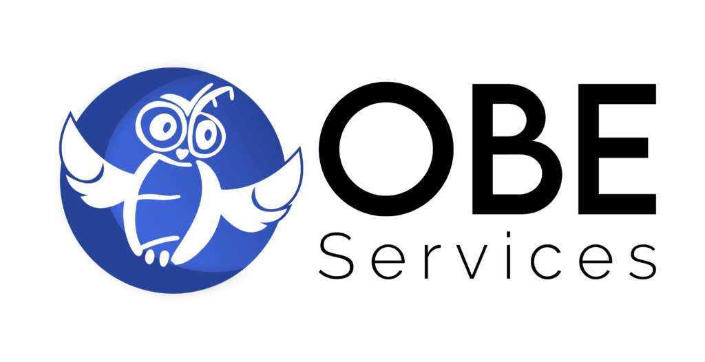 Logo OBE Services, logo bleu avec une chouette sur une lune et le nom "OBE Services" écrit en grand et en noir sur un fond blanc